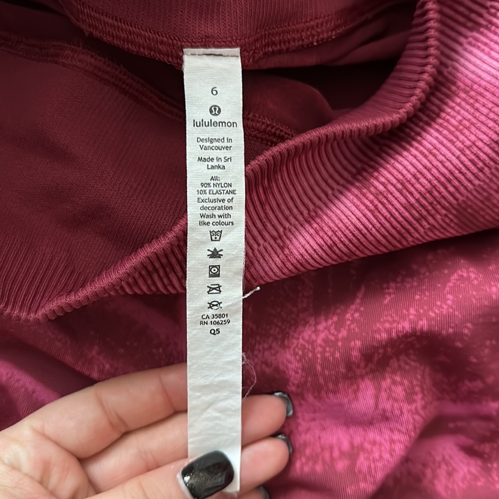 lululemon leggings - Picture 3 of 3
